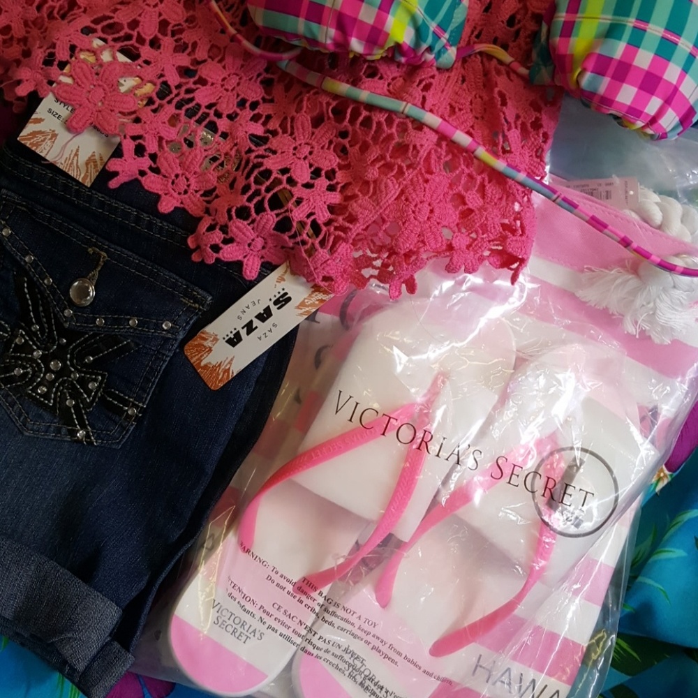 !SOLD! NWT VS Pink beach Tote & flip flops